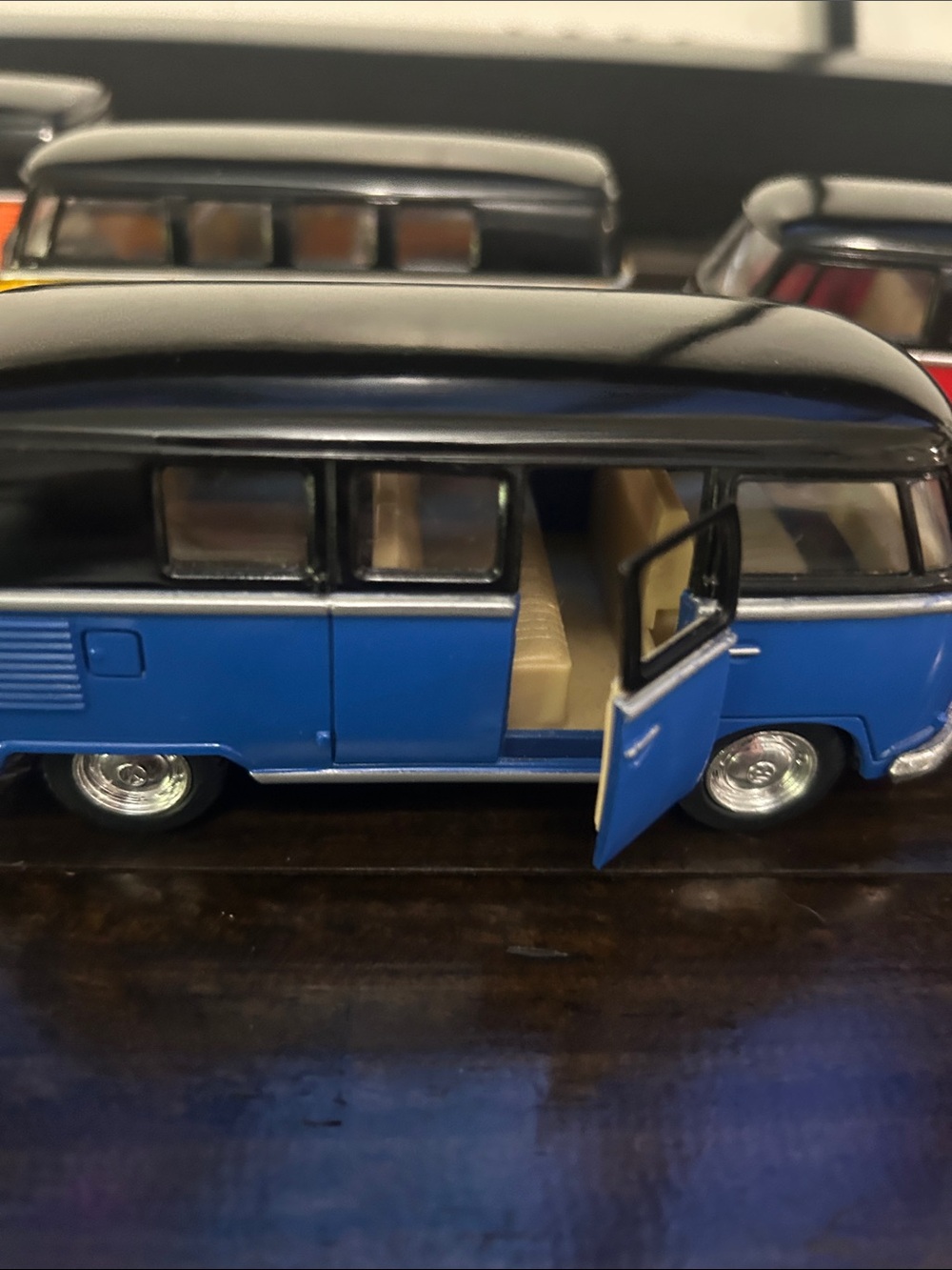 Retro VW Bus Collection - Picture 3 of 10